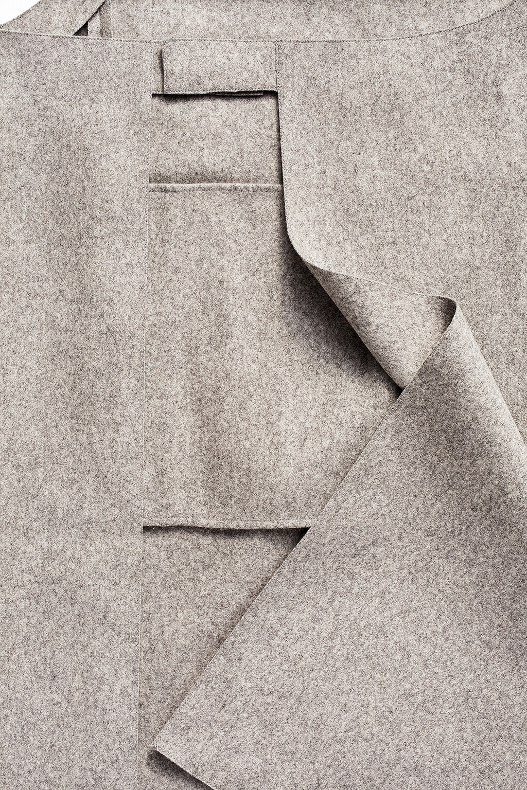 Cos - © Thomas Lohr Studio