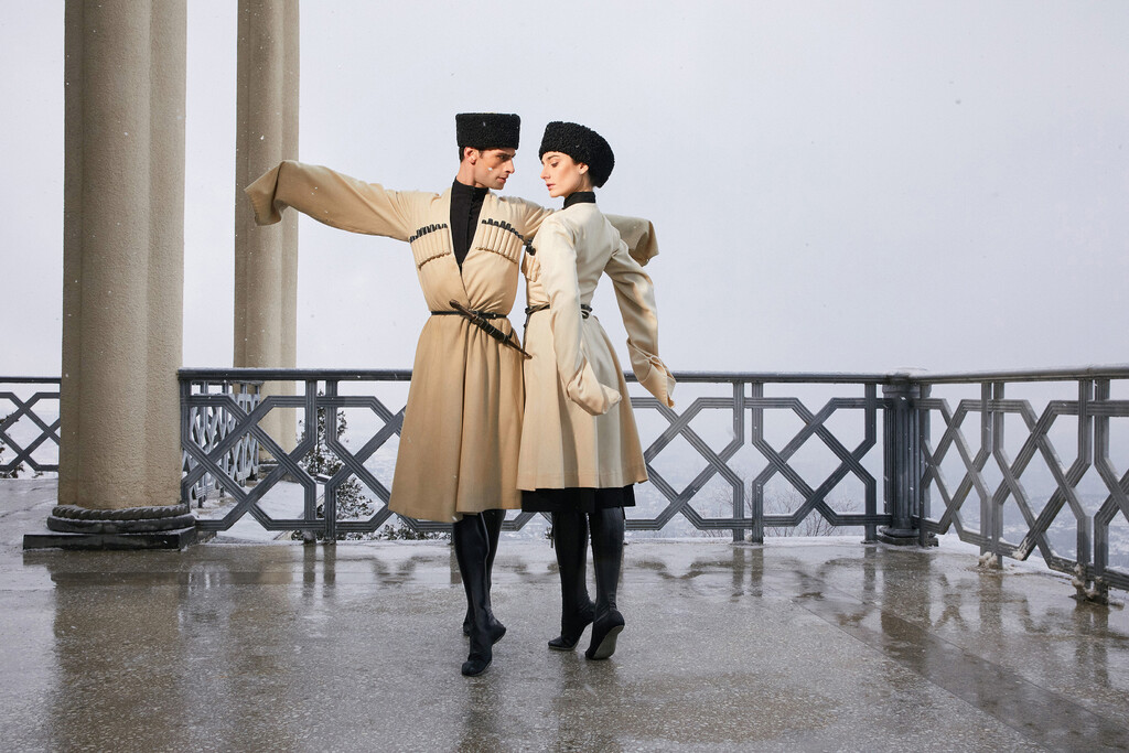 The Travel Almanac - © Thomas Lohr Studio