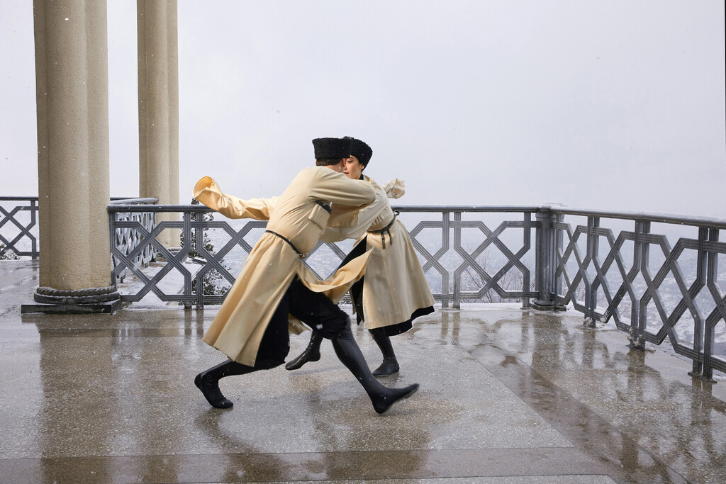 The Travel Almanac - © Thomas Lohr Studio